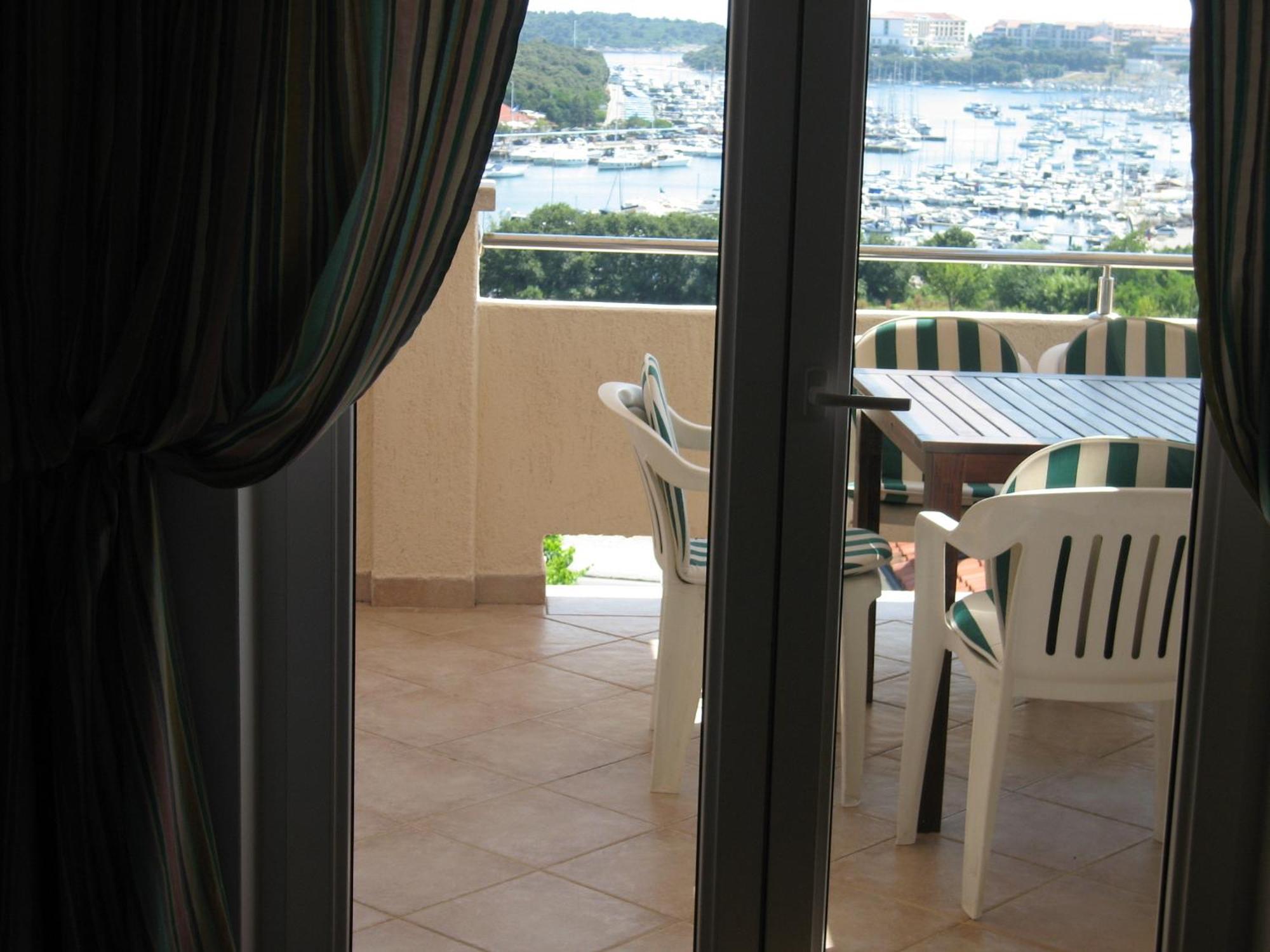 Guest House Zimmer F1 بولا المظهر الخارجي الصورة
